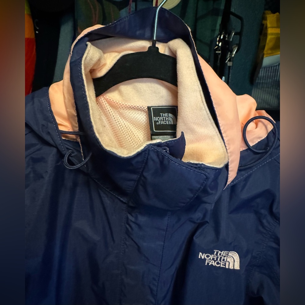 The North Face Violet Jacket with Light Pink Interior - Picture 4 of 8